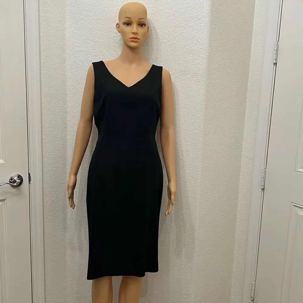 Sphirea Woman’s Dress Sz 8 Black Short Sleeve VNeck Silky Midi Zipper Back